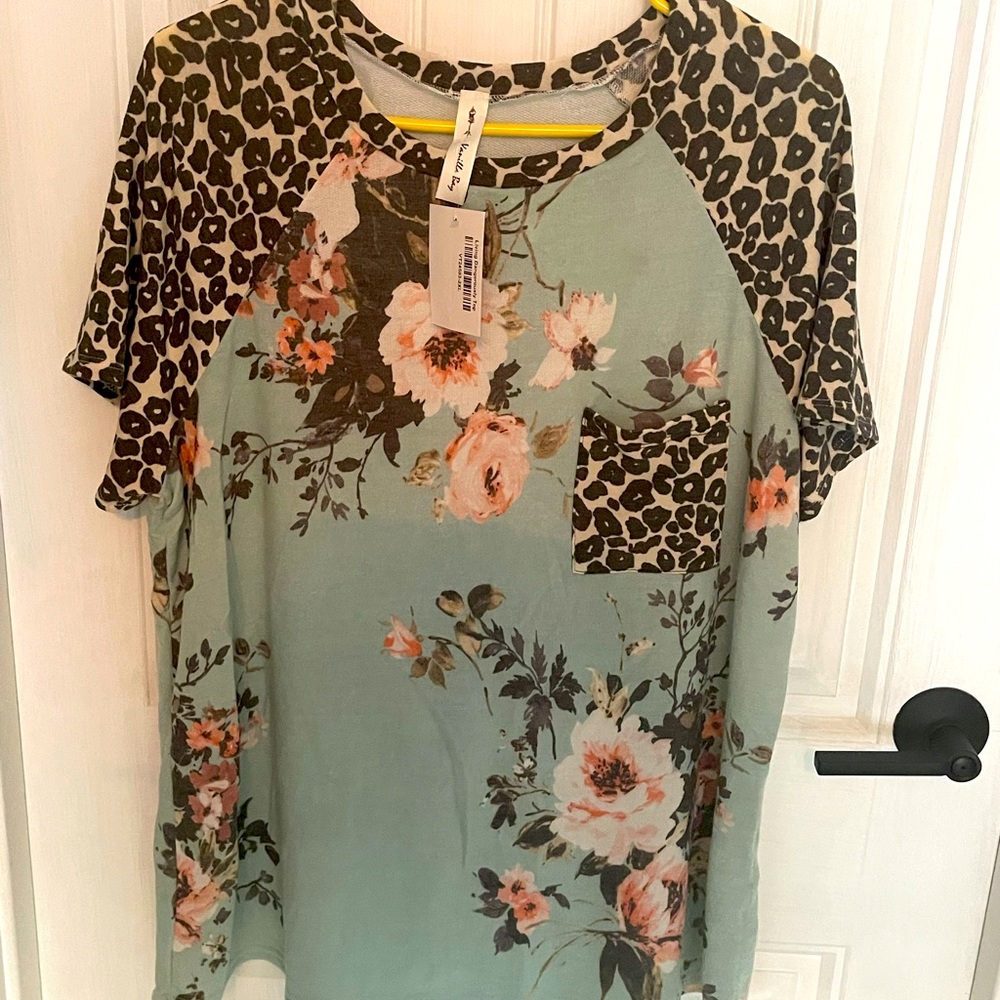Vanilla Bay Mixed Prints Leopard Tee
